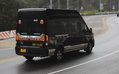 GIÁ THUÊ XE LIMOUSINE 19 CHỖ ĐỜI MỚI Ở TPHCM
